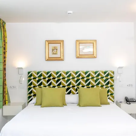 Ξενοδοχείο Marina Riviera 4*